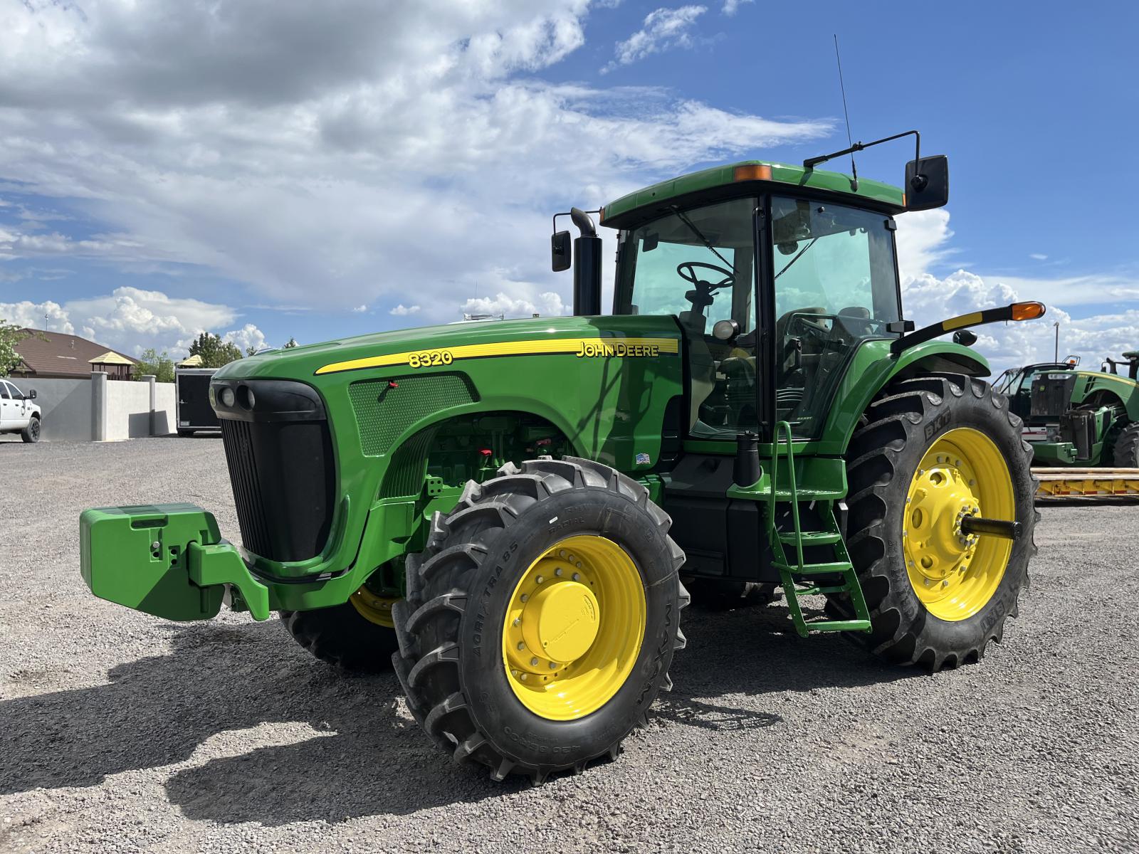 ./imagenes/INVOICE/2019/17361/TRACTOR JOHN DEERE 8320 (4).JPG